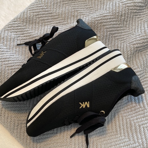 Michael Kira Runners - Picture 6 of 7